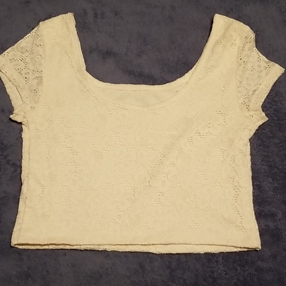 2/$15 NWOT Lace Crop Top *HOST PICK* - Picture 3 of 4